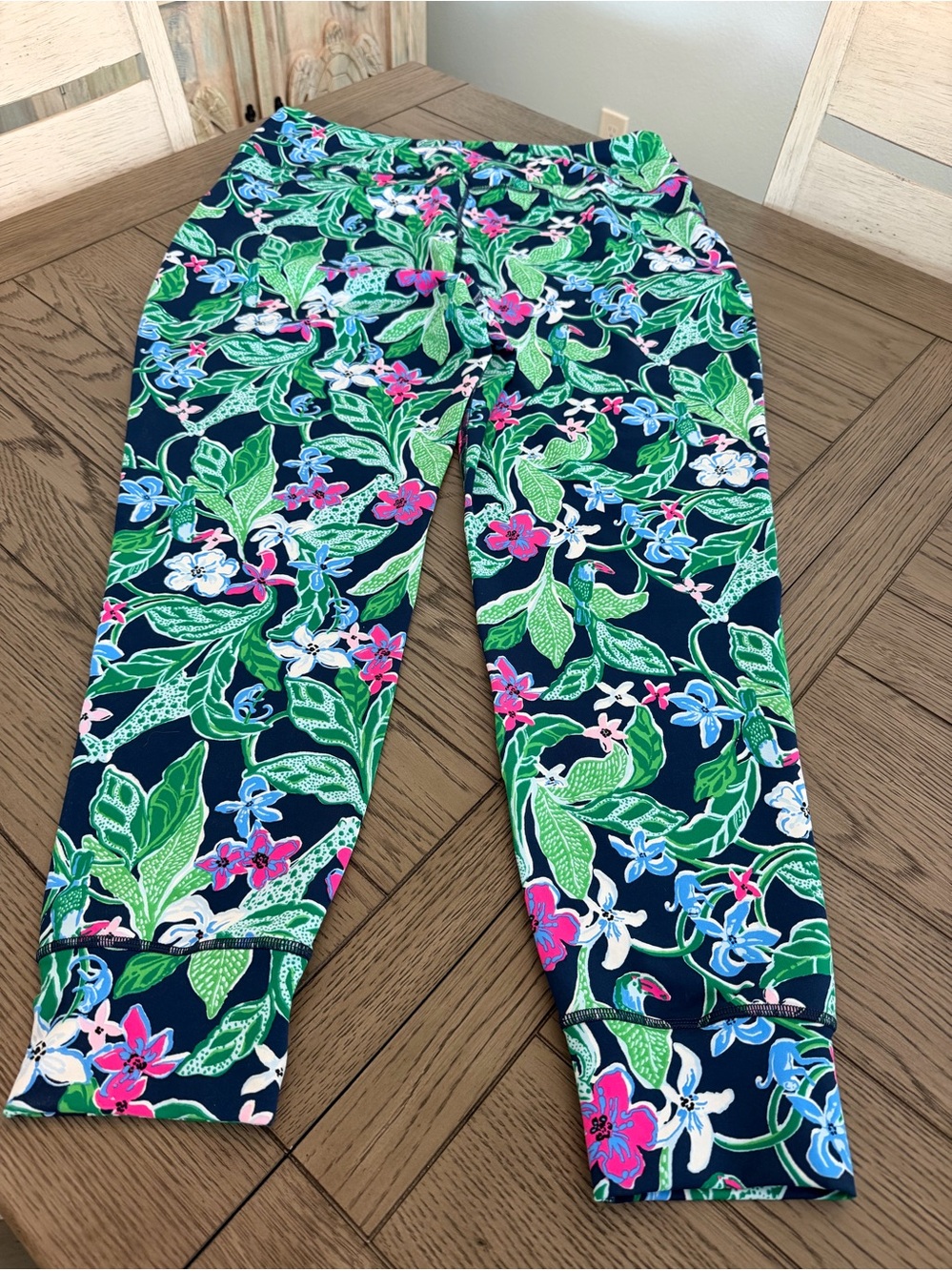 Lilly Pulitzer Navy Floral Active Leggings with Green Leaf Motif NWT xxl